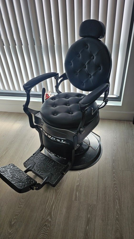 Barber Chair New ! 
