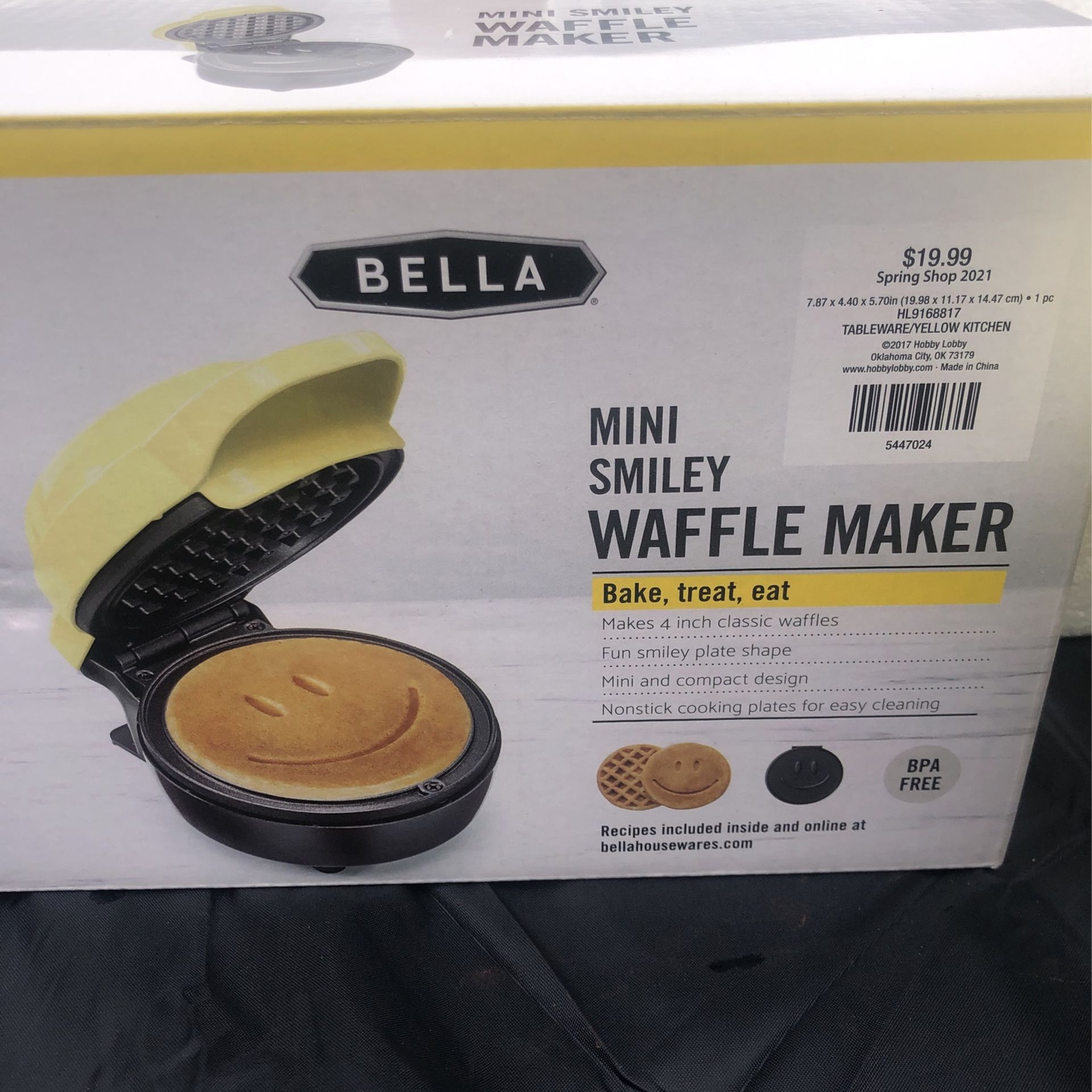 Mini Waffle Maker - Smiley – Bella Housewares
