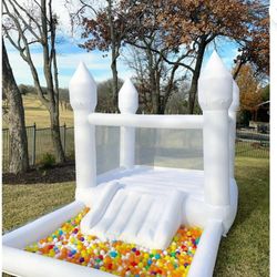 Bounce House New With 300ct Plastic Balls