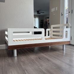 Oeuf Modern Mid Century Toddler Bed 