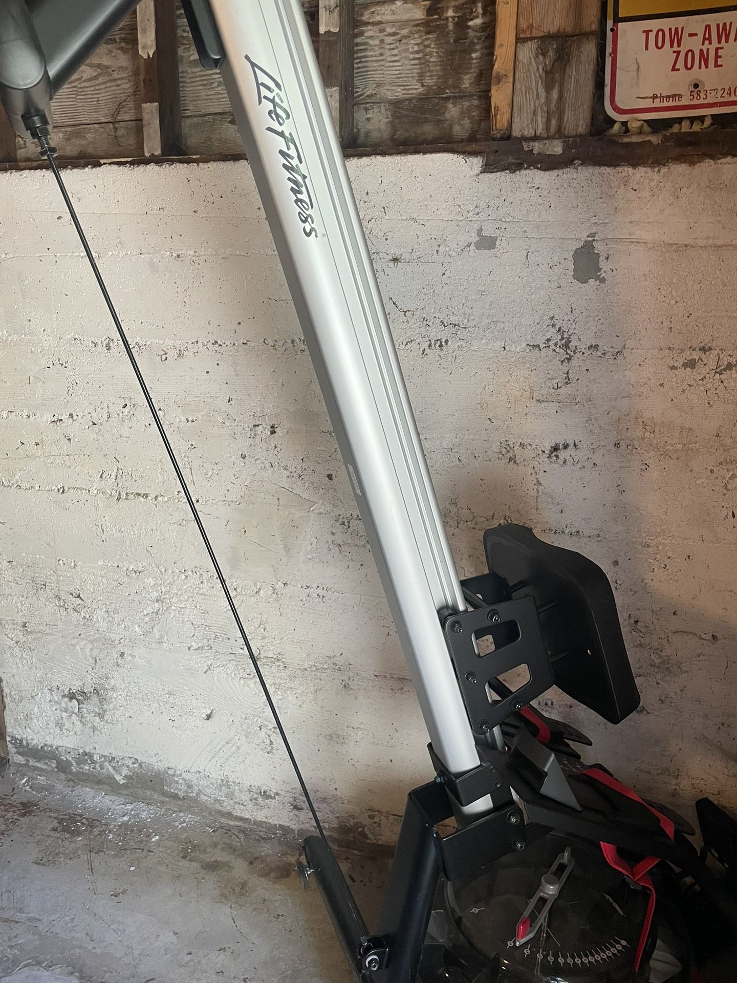 Life Fitness Rowing Machine
