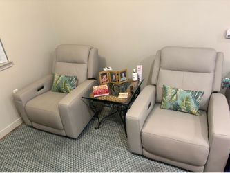 RECLINERS:  Power, Zero Gravity, Real leather, Built In Chargers, LIKE NEW!