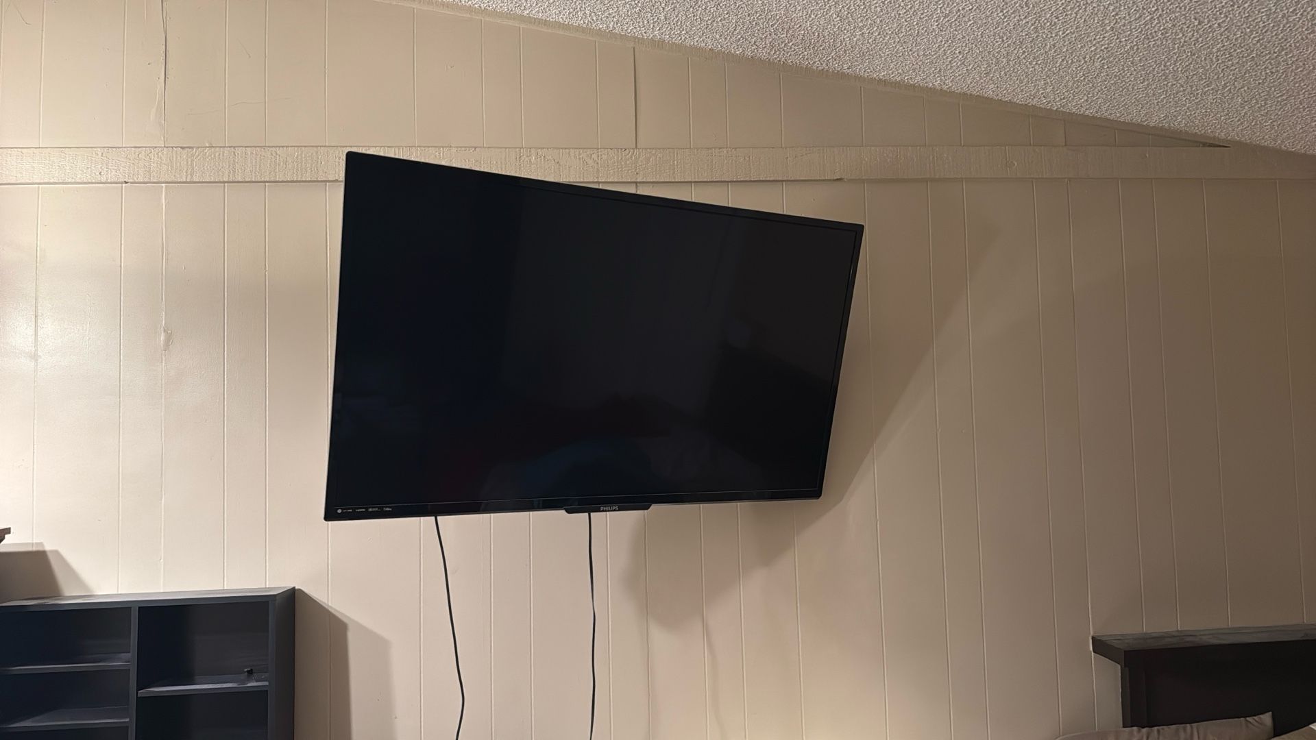Non WebOS 65in Smart TV and Wall Mount