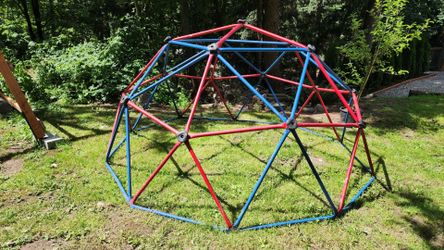 Kids outdoor climbing dome