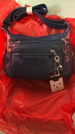******Blue Purse Lots Of Zippers And Pouches For Good Organization!!