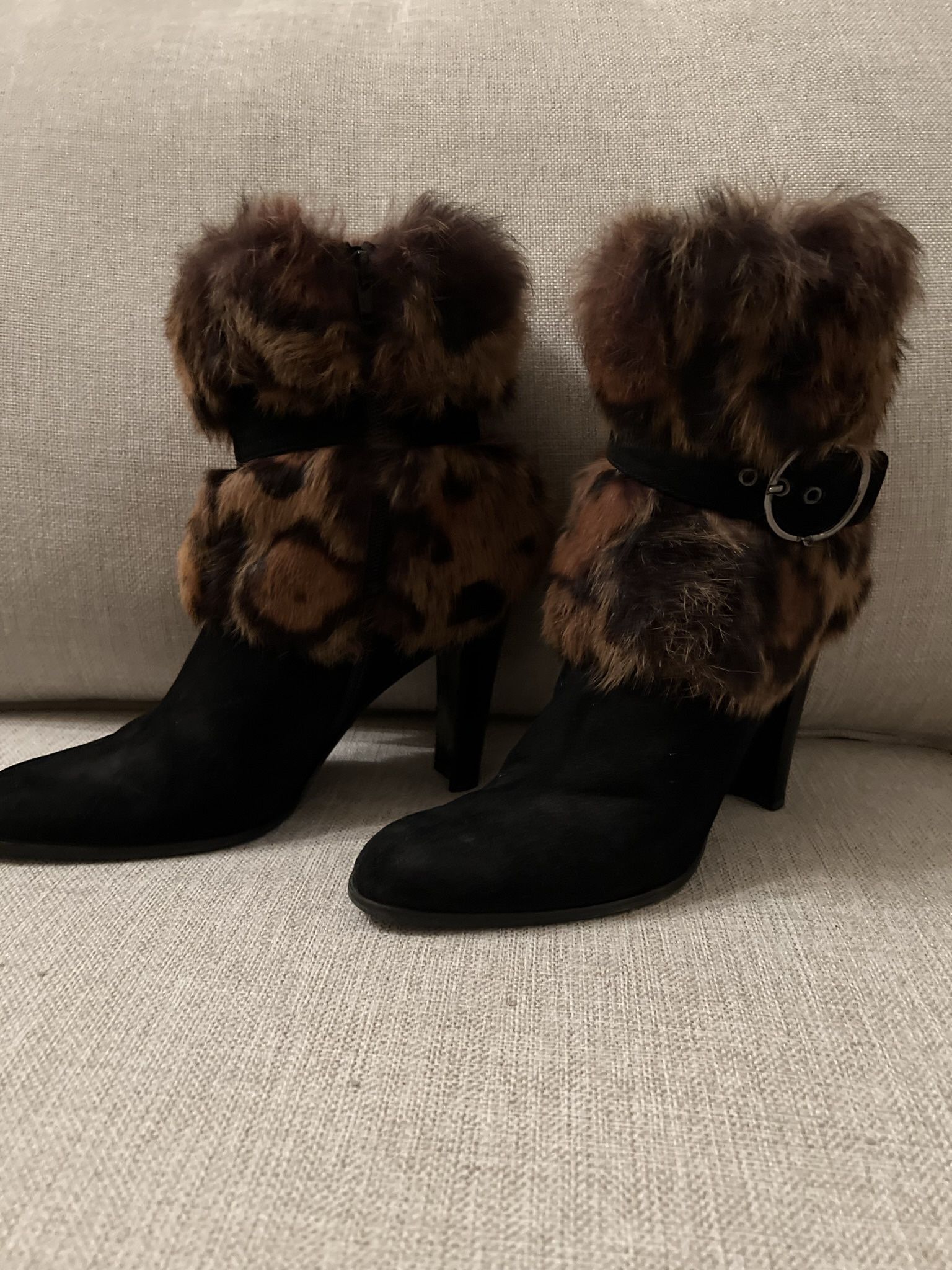 “VINTAGE” Stuart Weitzman  Woman’s Leopard Fur Ankle Boots 