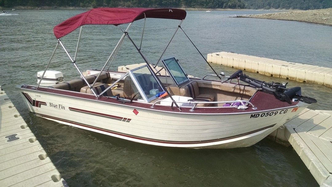 Blue Fin Fish & Ski Family Fun Boat 16' 60 HP Johnson $5,000.00