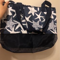 Cooler bag with zipper