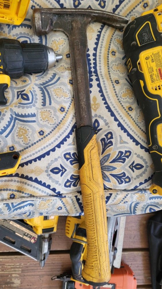 DEWALT FRAMING HAMMER