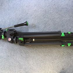 Camera tripod