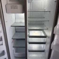 Whirlpool 24.5-cu ft Side-by-Side Refrigerator with Ice Maker