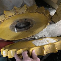 John Deere 450, 550, 650 Sprockets AT417016