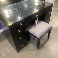 Three-Piece Vanity Set