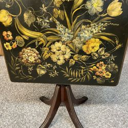 Decorative floral end table