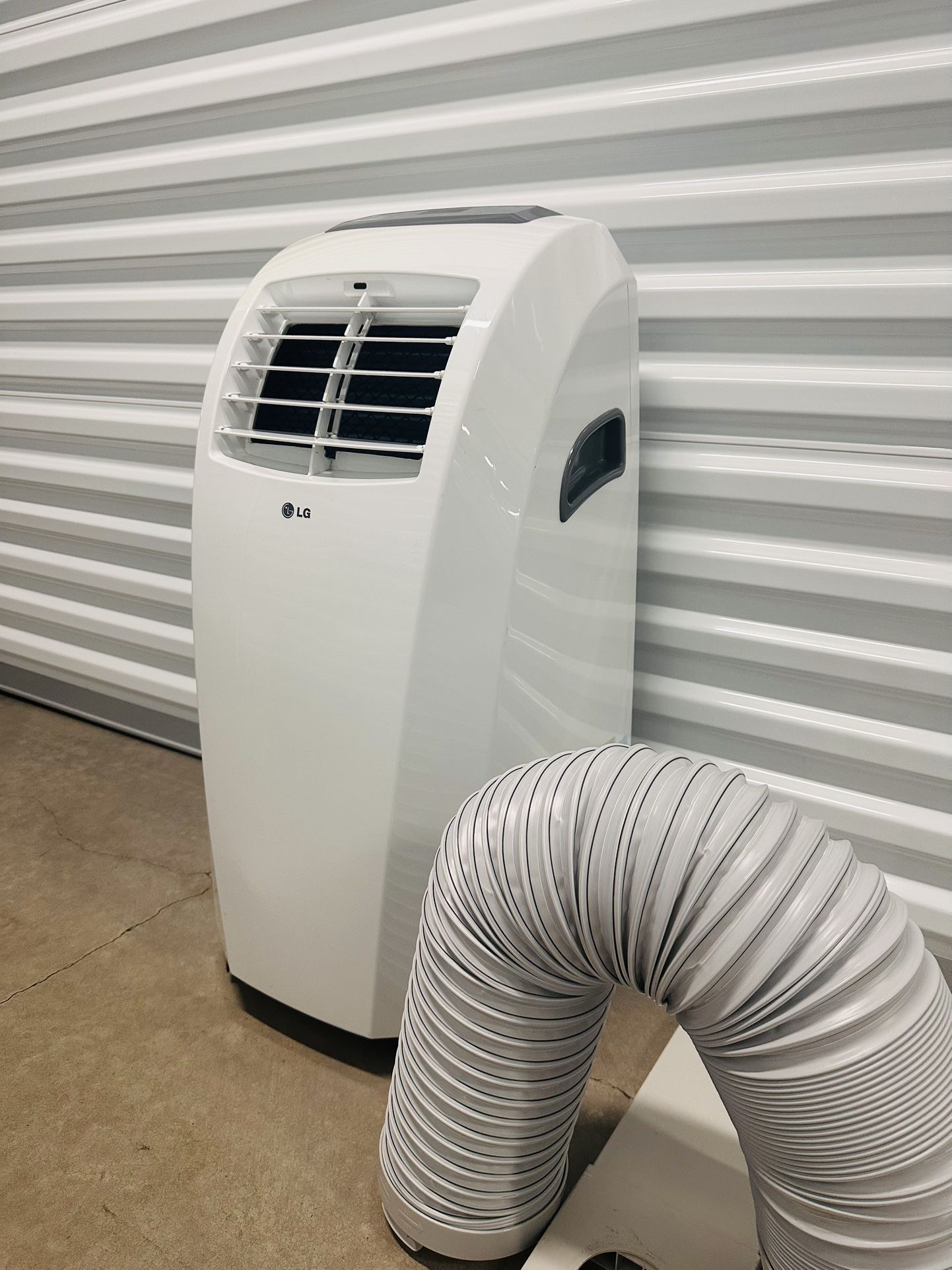 #41 LG 10,000 BTU !