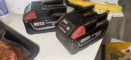 2 Milwaukee M28 batteries