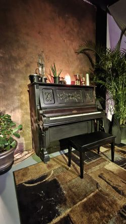Antique Piano vintage