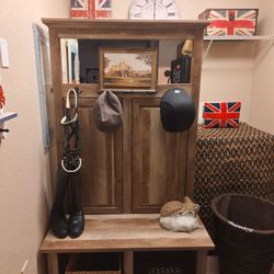 Entryway Coat Storage Bench
