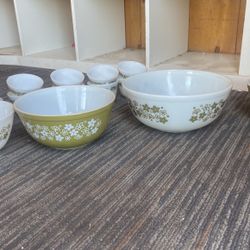 Pyrex Mixing Bowls And Tea Cups
