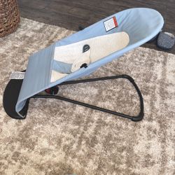 Baby Bouncer bjorn Brand ! Washable Beautiful Bouncer Nearly New