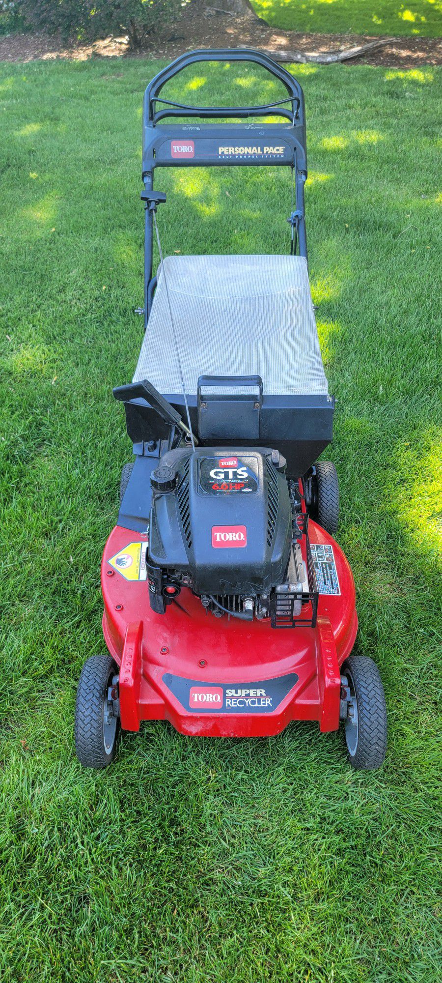 Self Propelled Toro Lawn Mower With Bag Runs Great 