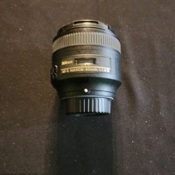 Nikon AF S NIKKOR 85mm F/1.8G Fixed Lens