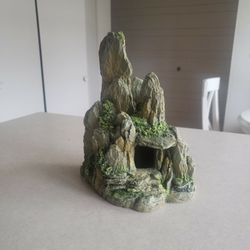 Aquarium Rock Cave
