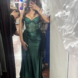 strapless emerald green prom dress 