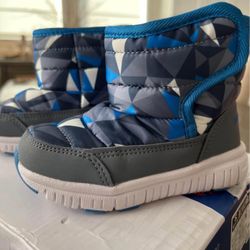 HOBIBEAR Snow Boots - Toddler Size 6