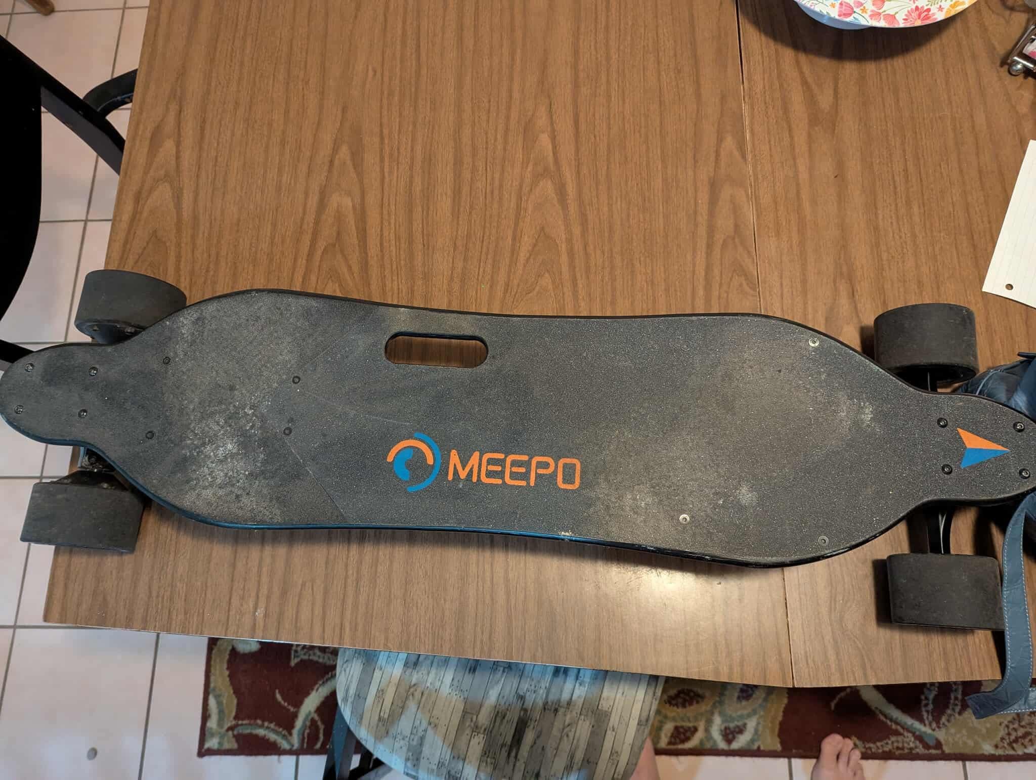 Meepo V2 Electric Skateboard – Shredder Trucks + Remote & Chargers – Fast & Reliable