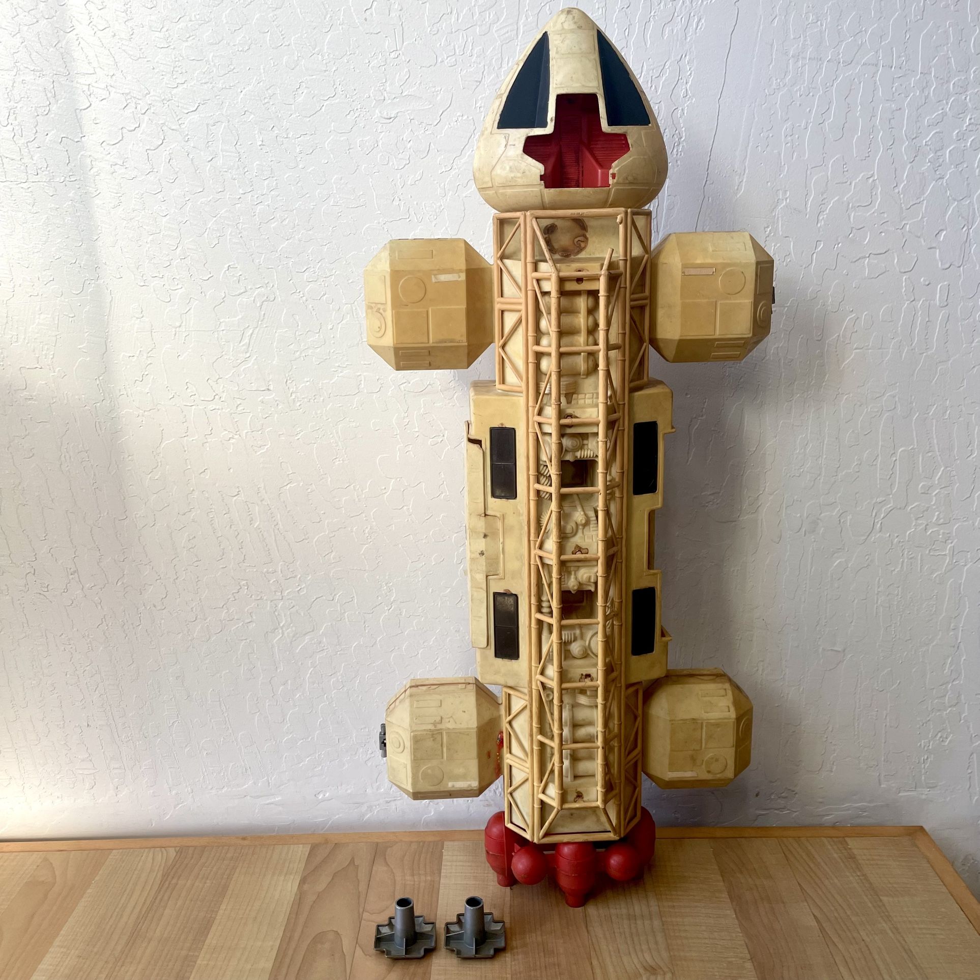 Vintage 1976 Mattel Space 1999 Eagle 1 Command Module Spaceship