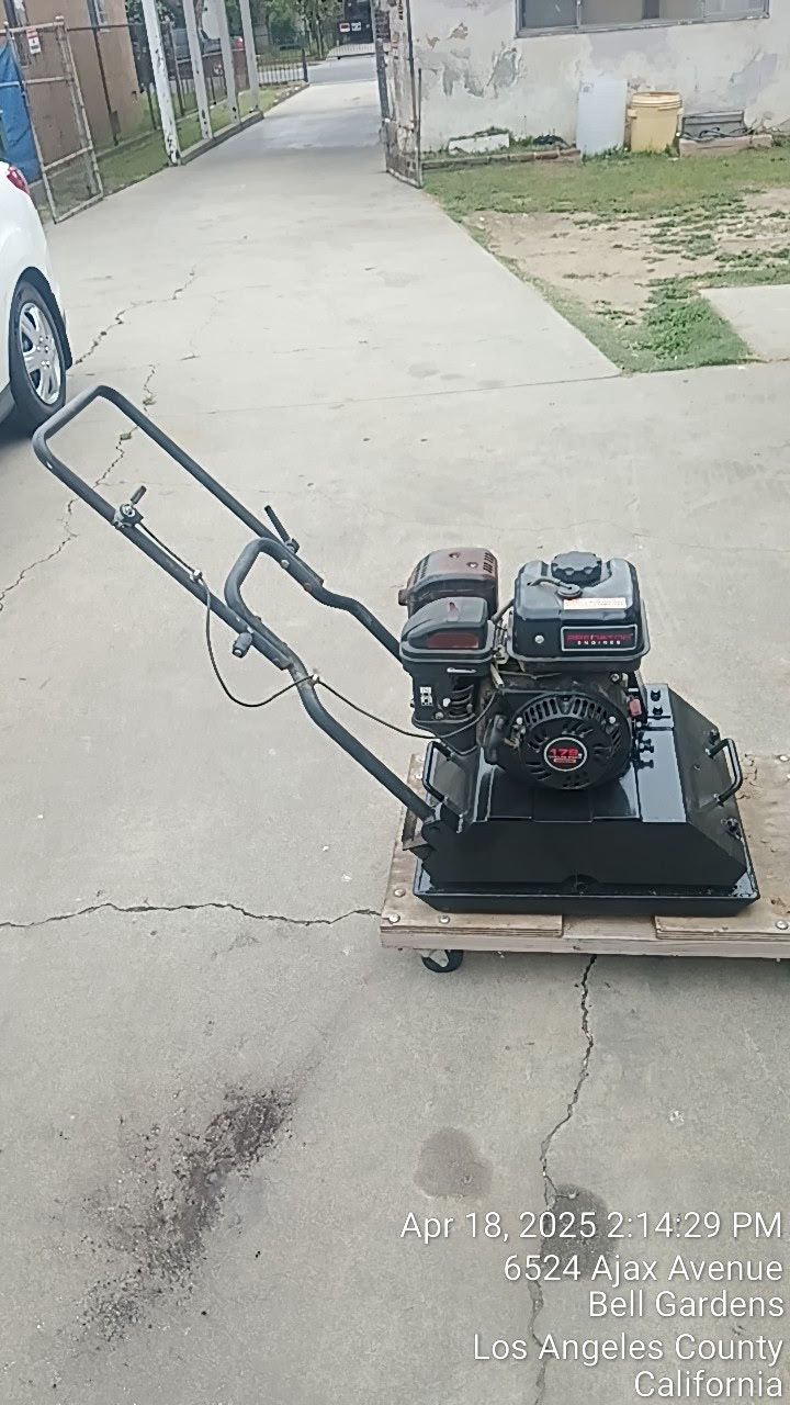 Dirt Compactor Predator Engine for Sale in La Mirada, CA - OfferUp
