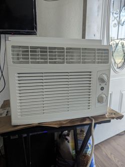 GE 5,050 BTU window AC New