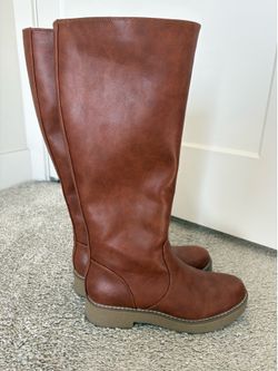 Women’s 10 Knee-high brown leather boots