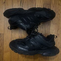 Balenciaga Tracks size 10/43
