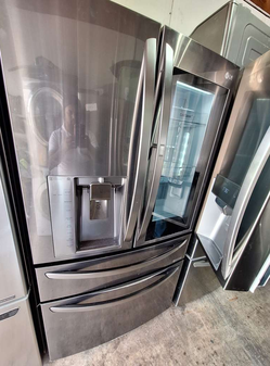 LG 4‑Door French Door Fridge — Black Stainless, Ice/Water