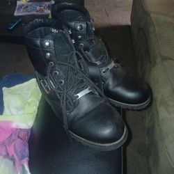 Mens boots