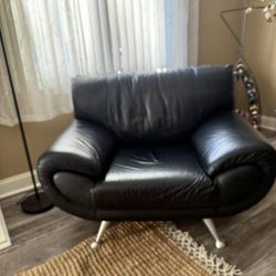 Living room, distressed, leather set