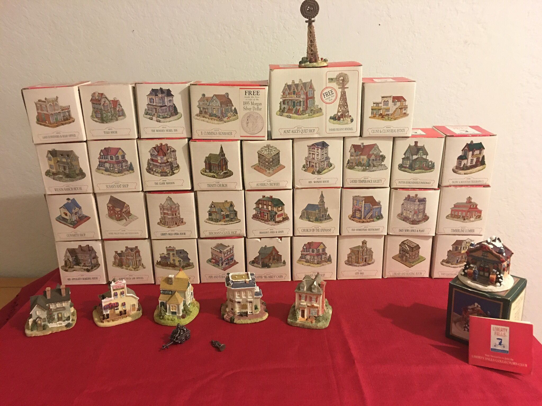 Complete Set Of Liberty falls Miniature Ceramic Houses