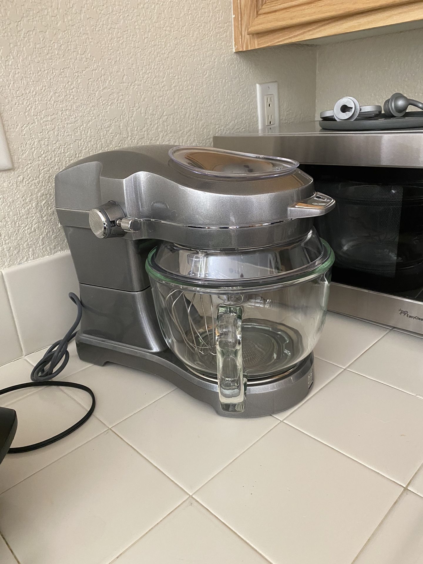 Kenmore Elite Ovation Stand Mixer 5 Qt Glass Bowl With Led Light for Sale  in Palmdale, CA - OfferUp