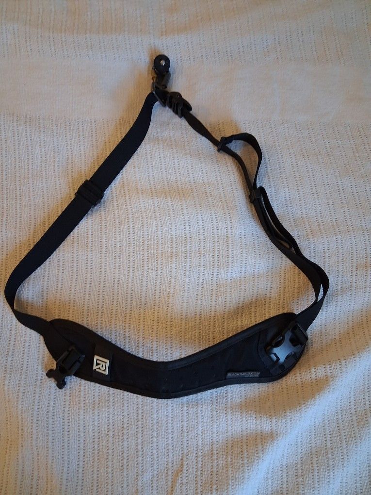 Black Rapid Camera Strap/ Case Logis Small Strap
