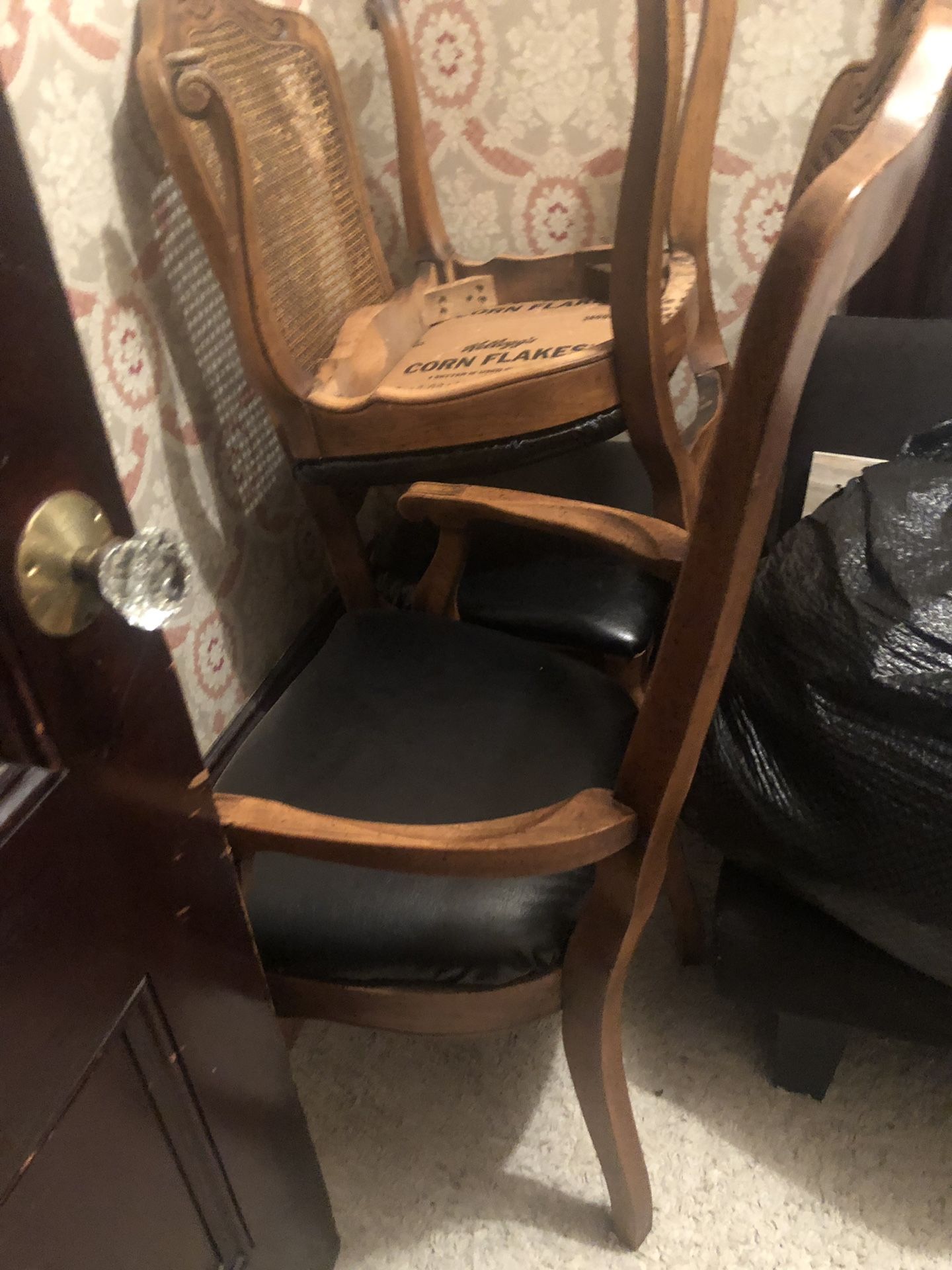 Dining table and 4 chairs