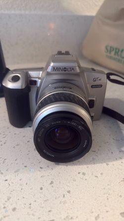 Minolta QTsi Maxxum - Film Camera