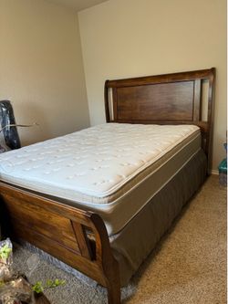 Queen bed and dresser with mirror