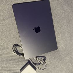 14” MacBook Pro M2 Pro – Excellent Condition