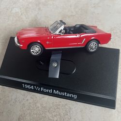 1964 1/2 Ford Mustang Convertible 1:18 Scale Diecast Model Car Red
