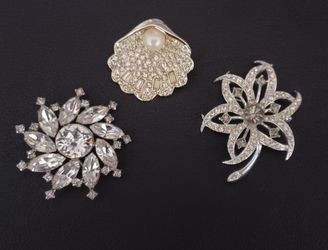 3 Vintage brooch Pins Silver