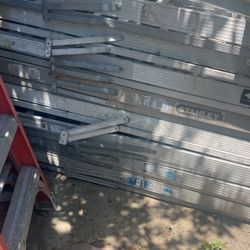 Escaleras de ocho pies 60 cada uno de aluminio