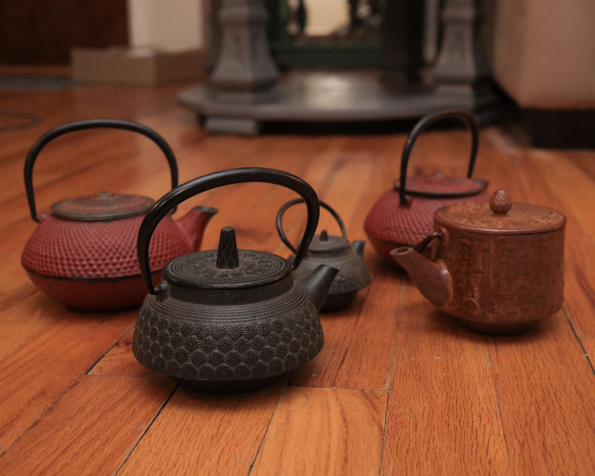 Cast Iron Teapots (5)