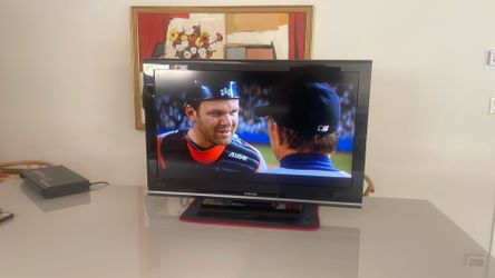 Toshiba 37” HD TV with remote .